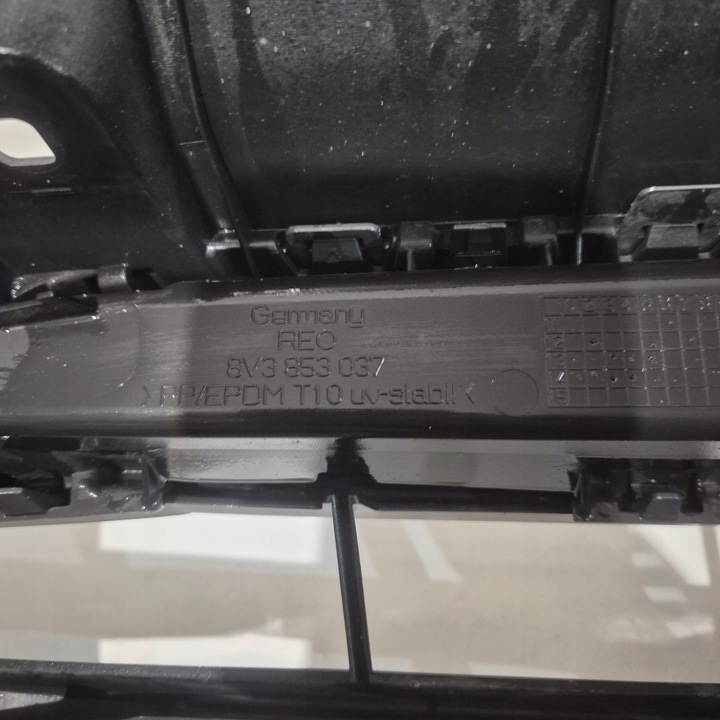 фото №12, Бампер перед переднее audi a3 8v решётка 8v3853037