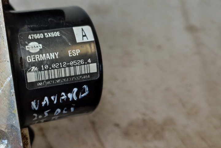 фото №10, Nissan navara d40 рестайлінг 2,5 dci блок керування abs 15r 476605x60e