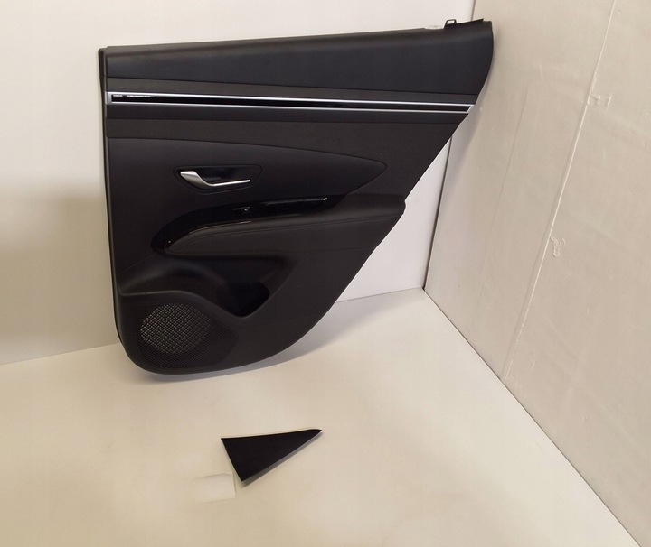 фото №1, Hyundai tucson iv боковина двері правий зад заглушка панель з кнопка