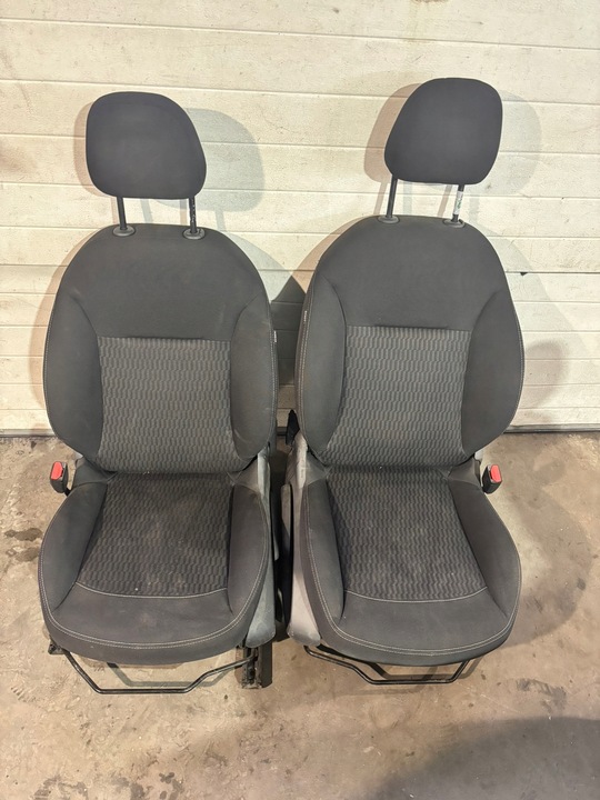 фото №1, Сиденья peugeot 208 правые перед