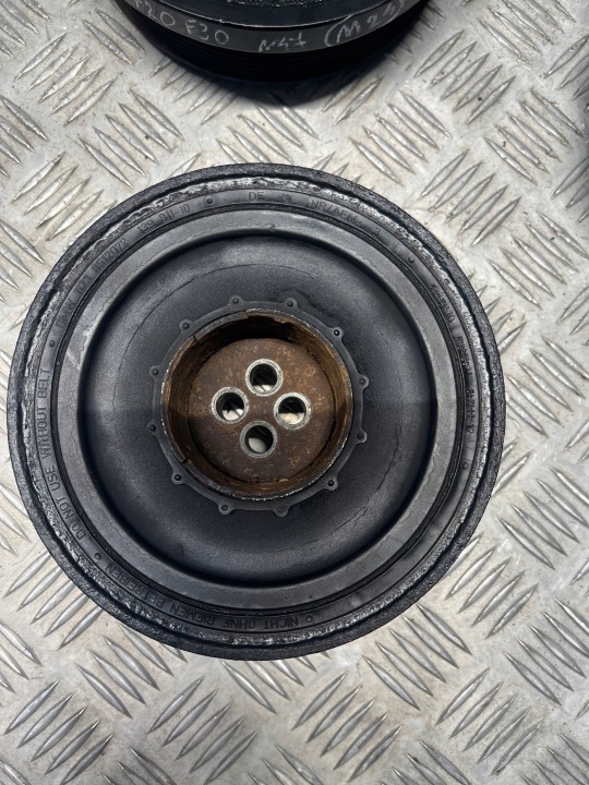 фото №13, Bmw f07 f10 f20 f30 шків насоса 2.0d 8512072