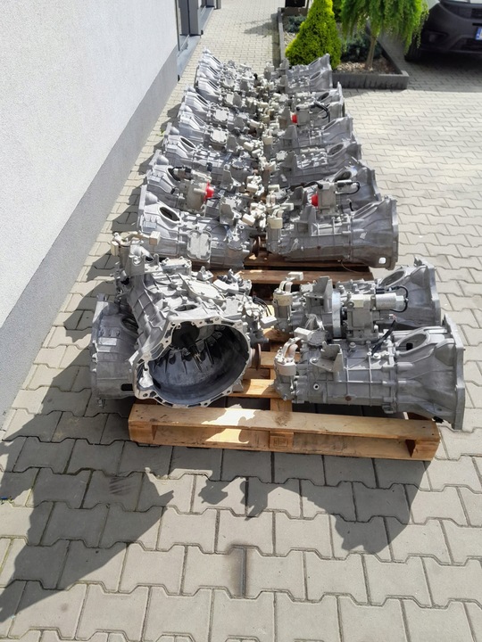 фото №13, Коробка передач коробки передач 6 iveco daily 2.3 14 8874020 тип 2835.6 13m17