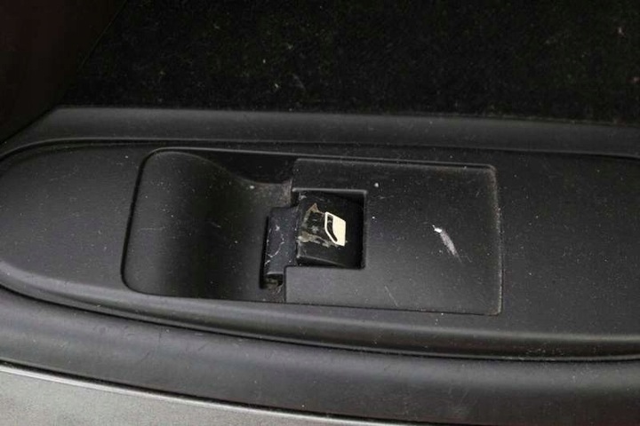 фото №12, Боковина обшивки дверь eu citroen c4 picasso 1 i 06-13