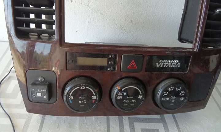 фото №6, Панель воздуховод /рамка средний 73821-50j00 suzuki grand vitara 2.0benz s10