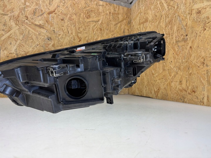 фото №8, Audi q8 e-tron 2023 лампы передние