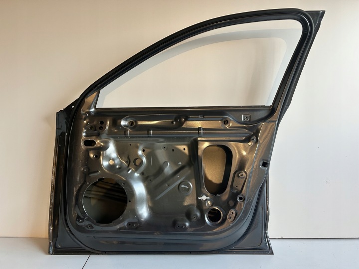 фото №11, Audi a4 b9 рестайлинг 8w0 дверь правая перед передние 8w0837068