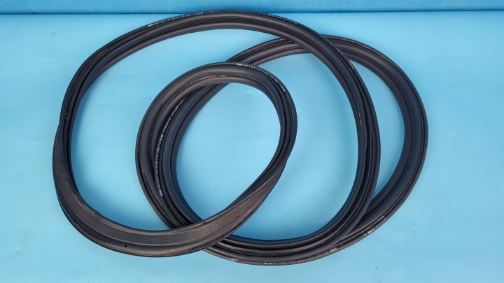 фото №5, Opel astra l vi 23r 1.5d уплотнитель крышки багажника 9841166380