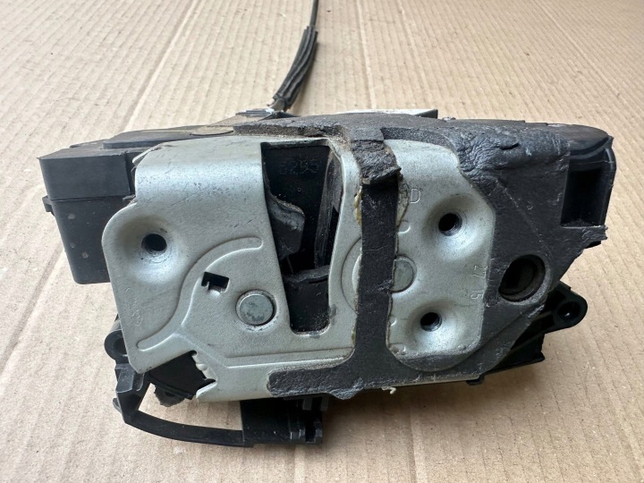 фото №14, Ford focus mk3 рестайлінг замок праве перед пасажира європа 4pin bm5a-a21812-bg