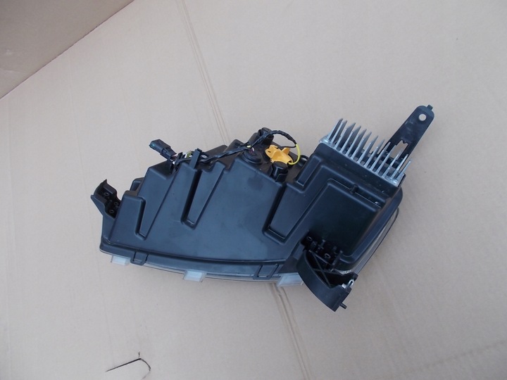 фото №10, Dacia spring лампа правая led верхняя