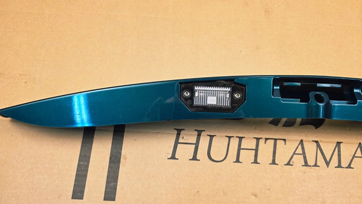 фото №12, Ford mondeo mk3 iii 00-07 r. планка накладка крышки багажника номерного знака цвет 30