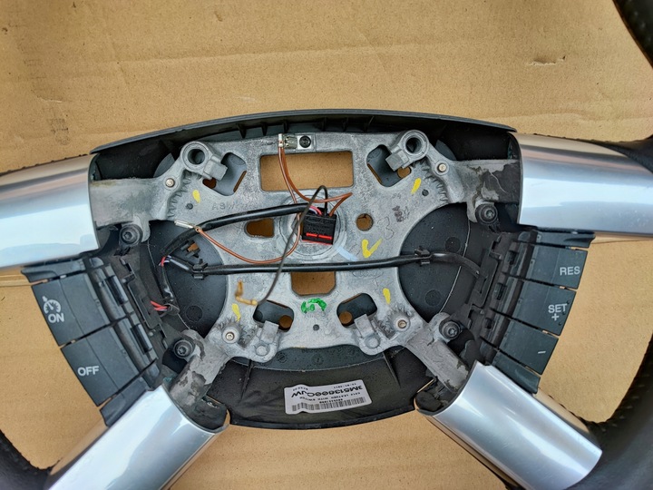 фото №8, Ford kuga mk1 рестайлинг 2.0 tdci руль кожа