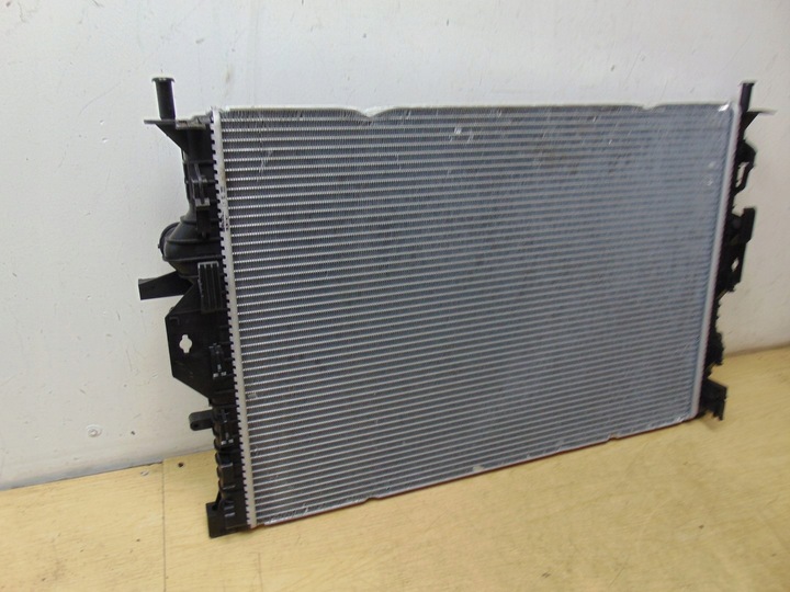 фото №12, Радіаторів води volvo xc60 s60 v60 31368082