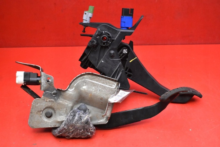 фото №5, Педаль педалі зчеплення гальмо 465038135r dacia доккер 1.6 16v 102 km 17-21