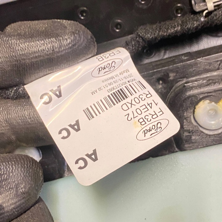 фото №13, Ford mustang vi 2019 права сторона обшивки / обшивка двері передніх