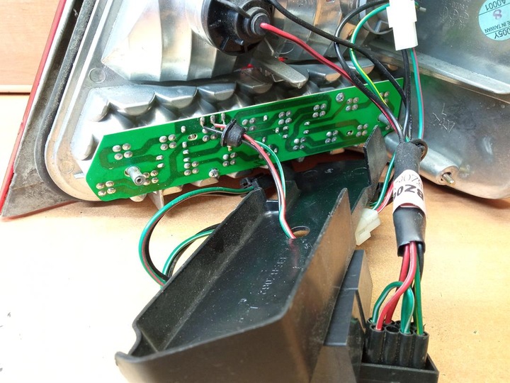 фото №3, Лампа ліва задня mercedes c клас w202 led