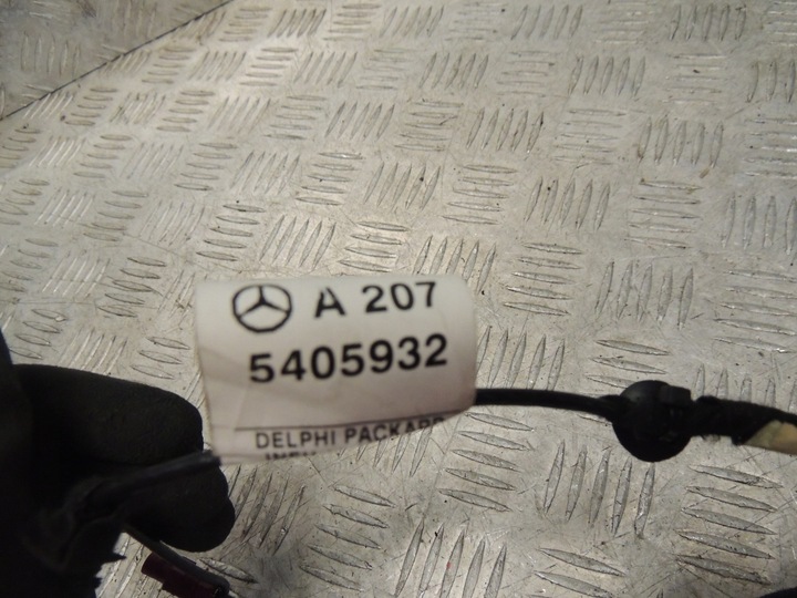 фото №5, Mercedes w207 cabrio wązka крышки a2075406932