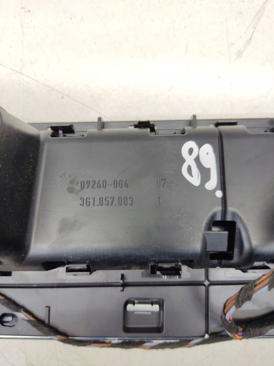 фото №16, Volkswagen passat b6 2007 решітка повітропровід панелі розподільчої 3g1857083