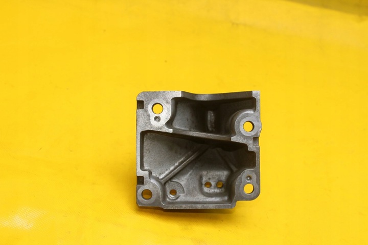 фото №6, Лапи поддержка кронштейн auris t27 rav4 2.0 vvti 3zr