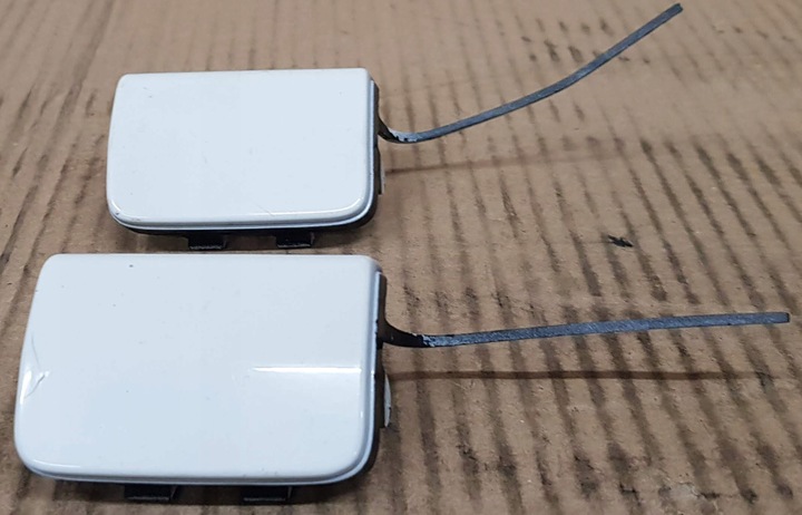 фото №1, Touran 03-06 заглушка фаркоп бампера перед lb9a