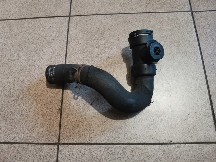 фото №1, Труба шланг радіатор води audi a4 b6 3.0 asn