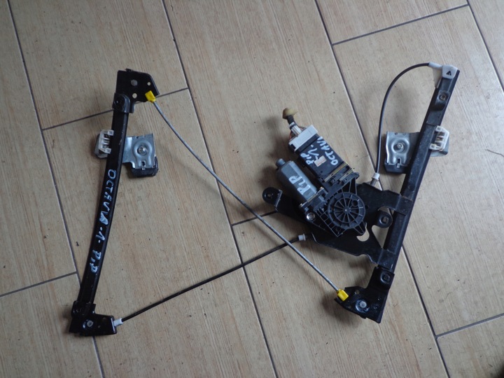 фото №1, Octavia 1 98r. праві переднє підйомник