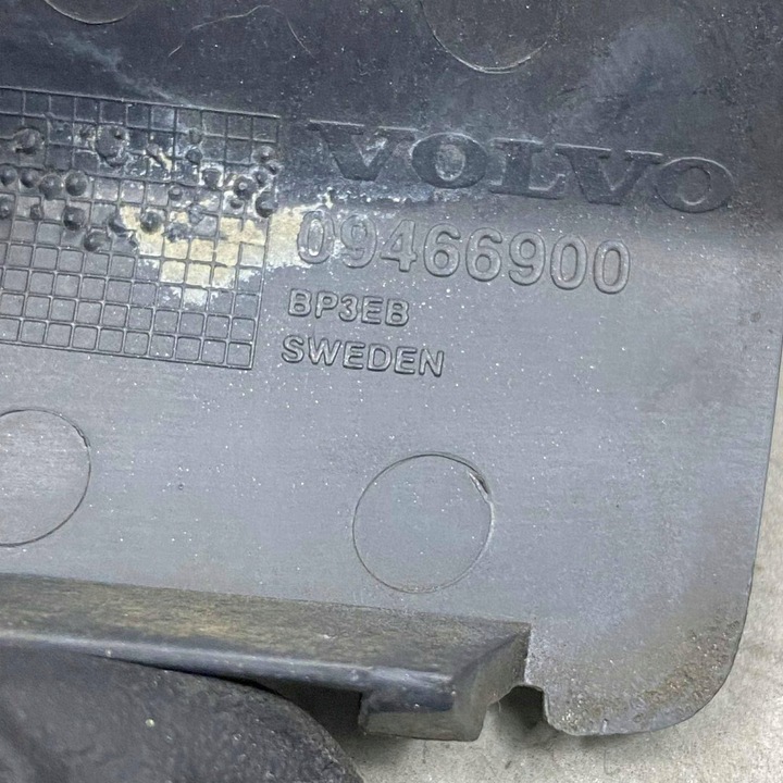 фото №4, Заглушка фаркоп бампера зад c70 ii