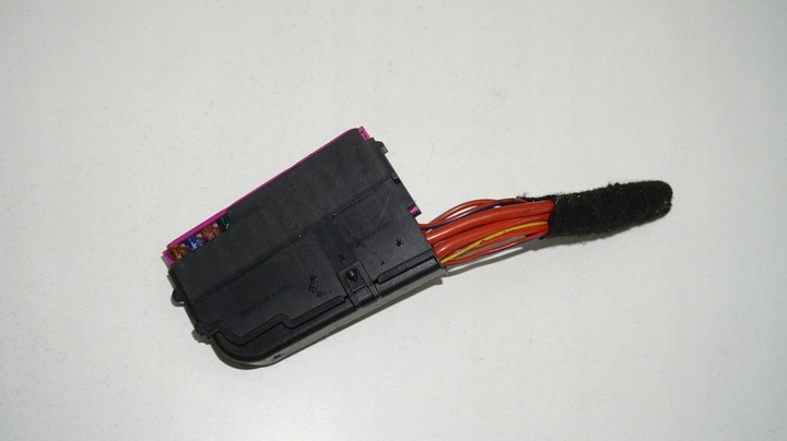 фото №5, Audi volkswagen seat skoda роз'єм коробка запобіжників 8k0941824d