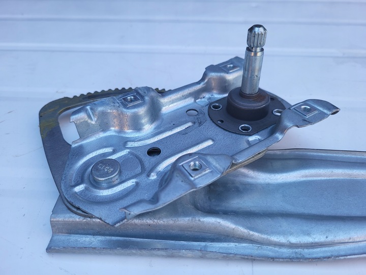 фото №7, Підйомник двері лівий зад - toyota yaris iii