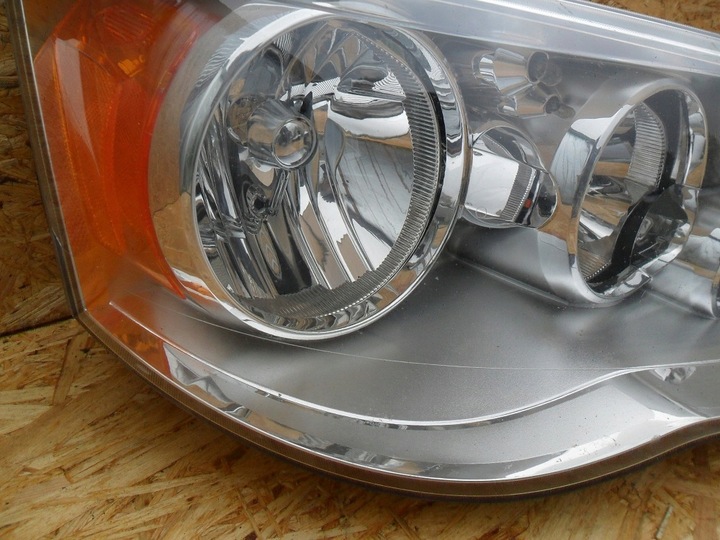 фото №7, Chrysler voyager 2010- фара правые