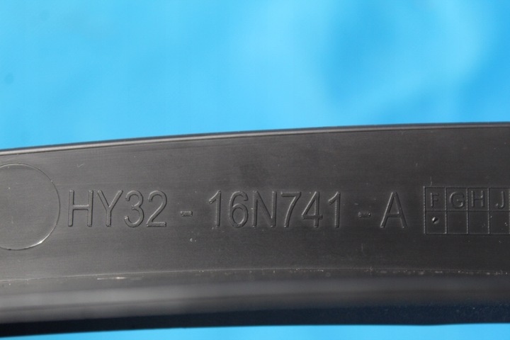 фото №7, Land rover discovery 18r 5 v l462 планка крыльев перед левый hy32-16n741-a