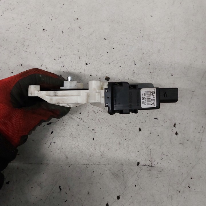 фото №8, Volkswagen touran 1 i моторчик стёкла левый зад 1k0959703b 995928-106