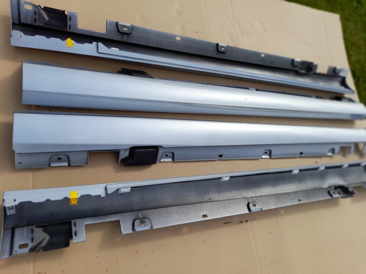 фото №1, Комплект правая + левая порог планка пороговая mercedes w213 amg серебряный 922