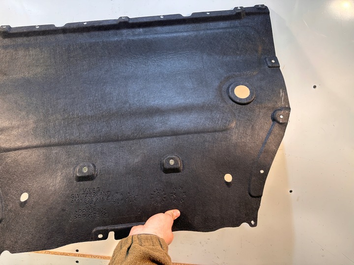 фото №11, Audi q7 4m0 плита захист pod двигун карбон 4m0825235a