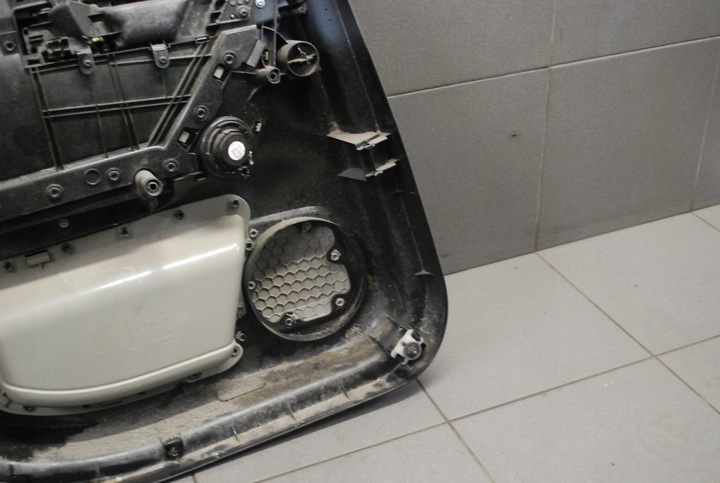 фото №12, Боковина дверь правые зад audi a6 c6 platin 4f0867306