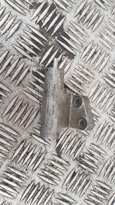 фото №1, Kia carnival 2.5 v6 натяжитель ремень распределительный вал