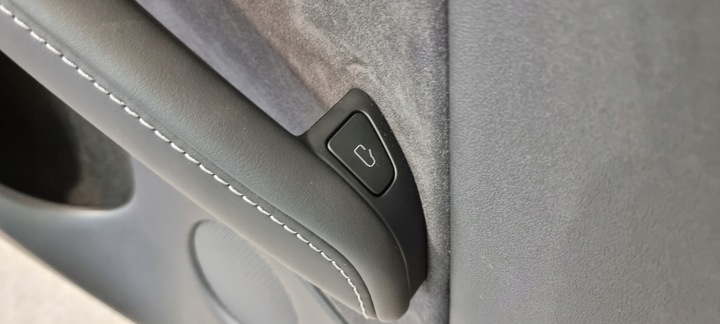 фото №8, Боковина оббивка двері лівий зад tesla модель y