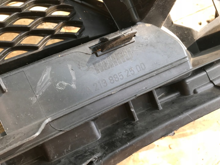 фото №9, Решётка бампера a2138852500 mercedes w213 e amg