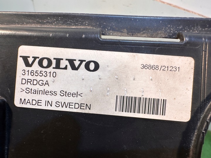 фото №12, Volvo xc40 дифузор спойлер бампера зад задній 31650121 планка