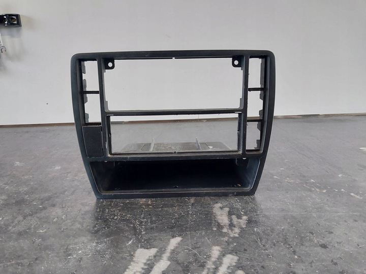 фото №8, Рамка панели распределительной радио volkswagen passat b5 3b0858069k