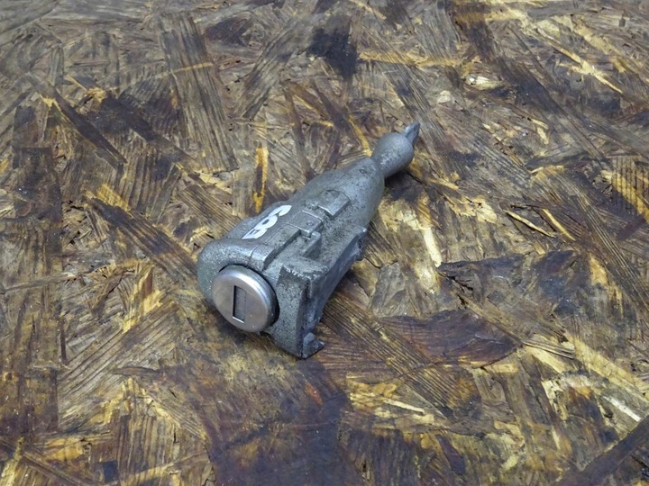 фото №1, Vw eos 1q 05-11 вставка замка дверь правая 1q0837168a