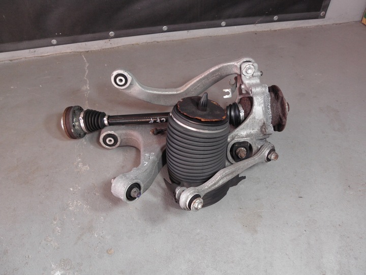 фото №1, Audi a6 c7 // поворотный кулак рычаги подушка полуось комплект левый зад