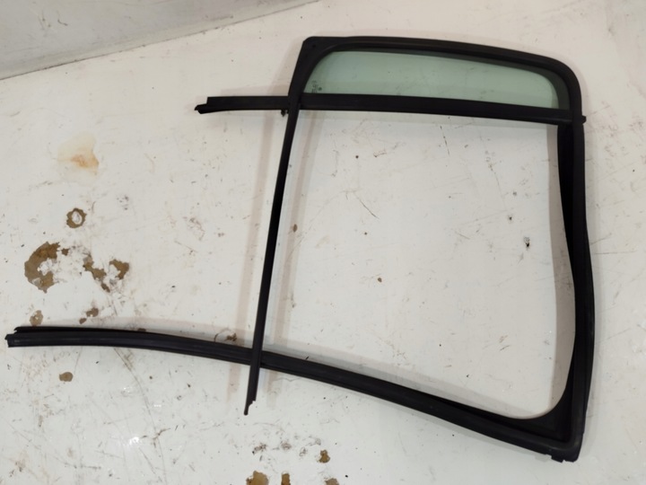 фото №1, Стекло дверь правые зад vw amarok i 2010-2017r 2h 2h7 2014r as2 bdb.!