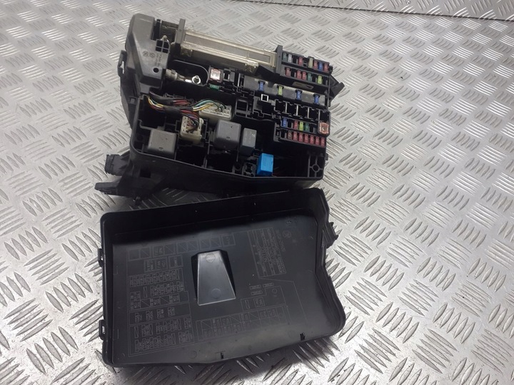 фото №6, Коробка запобіжників toyota avensis t27 1.8 vvti 82111-05l90