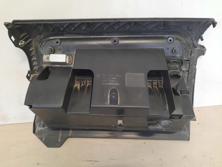 фото №8, Volkswagen golf v 03-09 бардачок пассажира 1k1857290