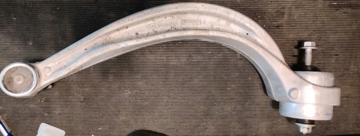 фото №2, Audi q7 q8 touareg рычаг левый 4m0407695c