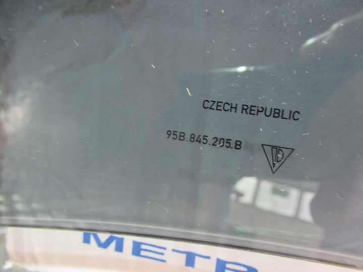 фото №4, Скло ліва лівий зад macan 95b845205b клеєна