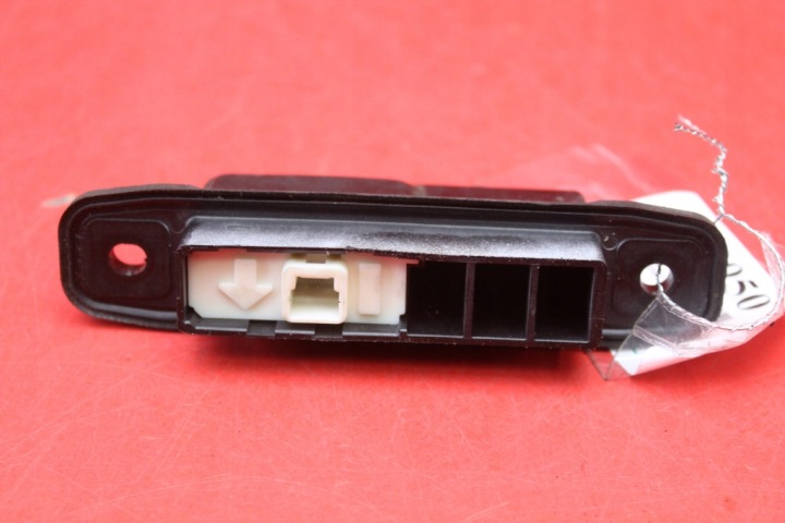 фото №5, Ручка кнопка кришки зад toyota auris 1 i 5d hb 06-09