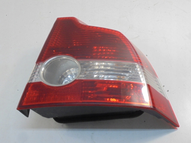 фото №8, Volvo s40 ii 2 тип m 04-07 фара зад права вкладка 4d 30698913