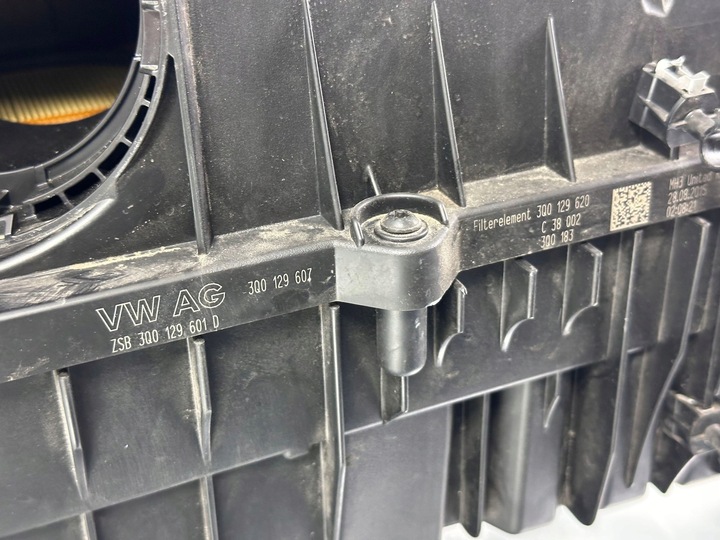 фото №9, Volkswagen passat b8 2016 корпус фільтра повітря 3q0129607