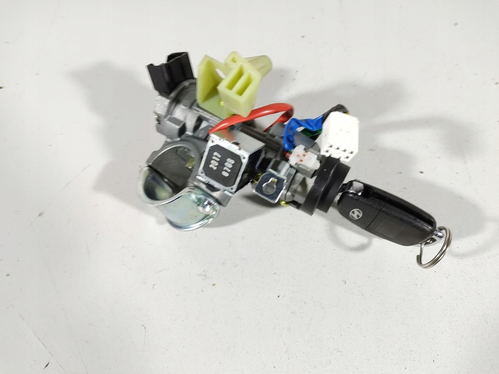 фото №11, Hyundai ioniq 17r- замок зажигания ключ